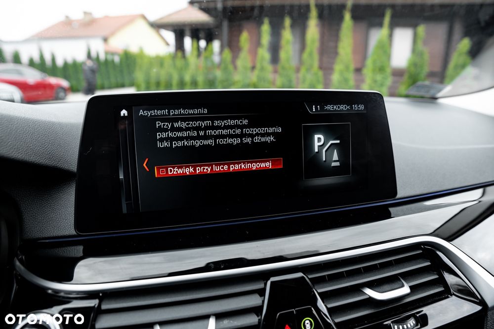 BMW Seria 5 520d xDrive Sport Line sport - 37