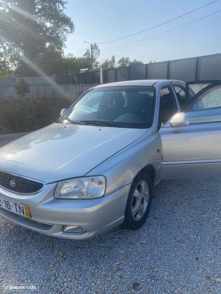Hyundai Accent - 2