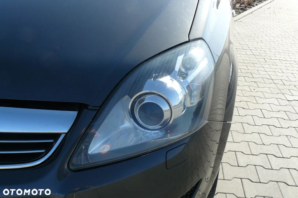 Opel Zafira - 12