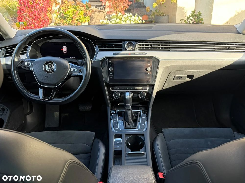 Volkswagen Passat - 16