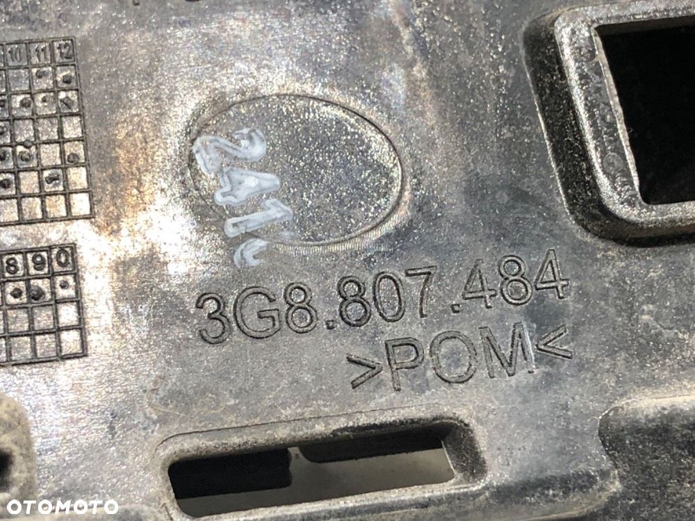 ŚLIZG ZDERZAKA PRAWY TYŁ  VW ARTEON (3H7, 3H8) 2017 - 2022 TSI R 235 kW [320 KM] benzyna 2020 - - 4