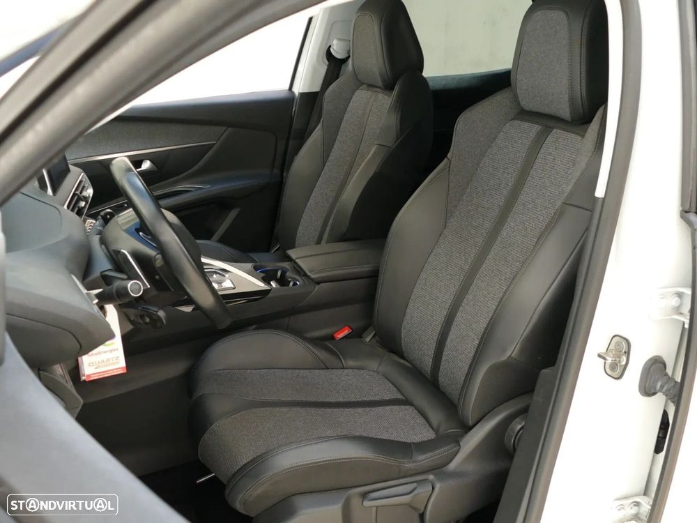 Peugeot 3008 1.6 Hybrid Allure Pack e-EAT8 - 23