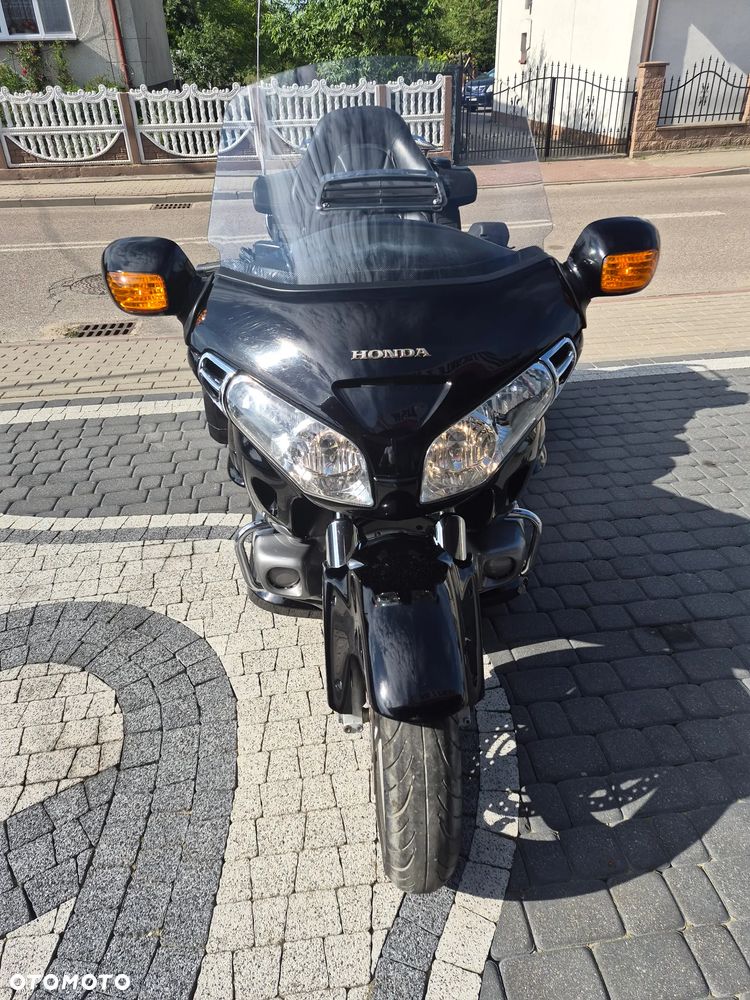 Honda GL - 27