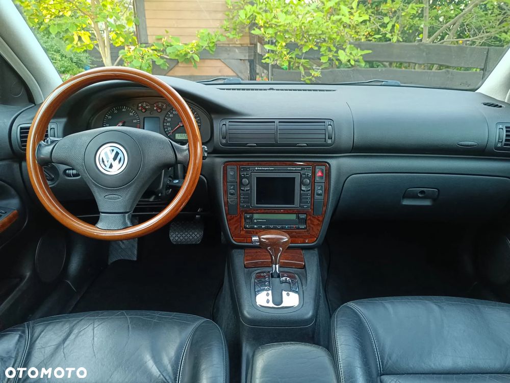 Volkswagen Passat - 12