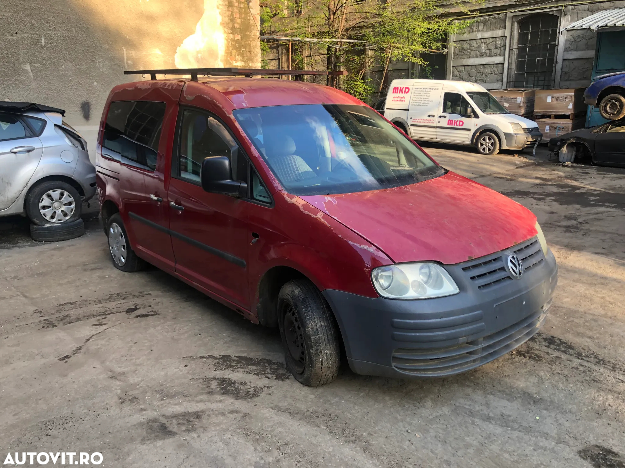 Dezmembrez VW Volkswagen Caddy rosu visiniu 2006 diesel - 3