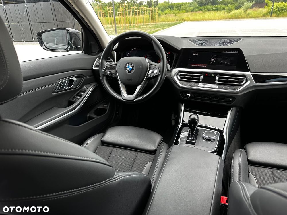 BMW Seria 3 318i Business Edition sport - 10
