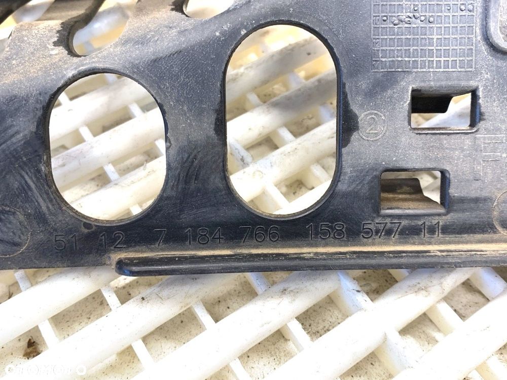 ŚLIZG ZDERZAKA TYŁ ŚRODKOWY  BMW 5 (F10) 2009 - 2016 520 d 135 kW [184 KM] olej napędowy 2010 - - 4