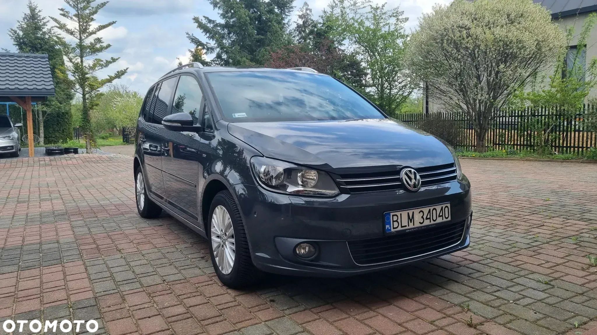 Volkswagen Touran - 1