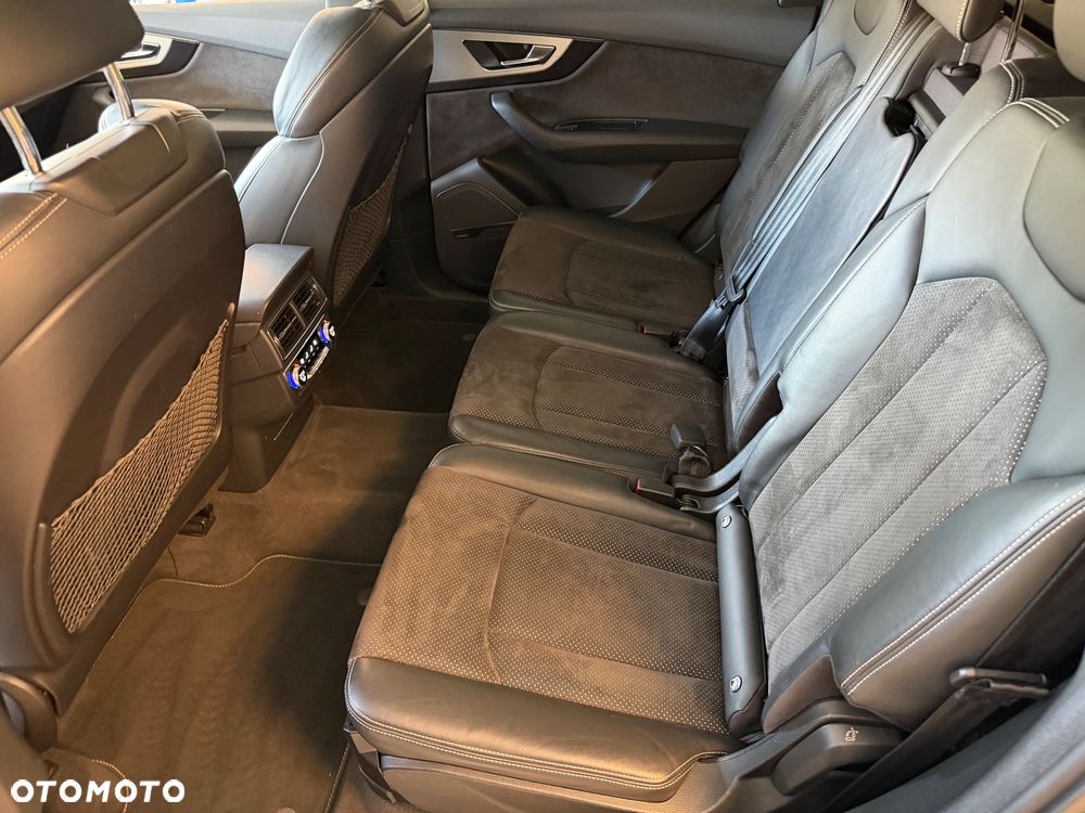 Audi Q7 - 13