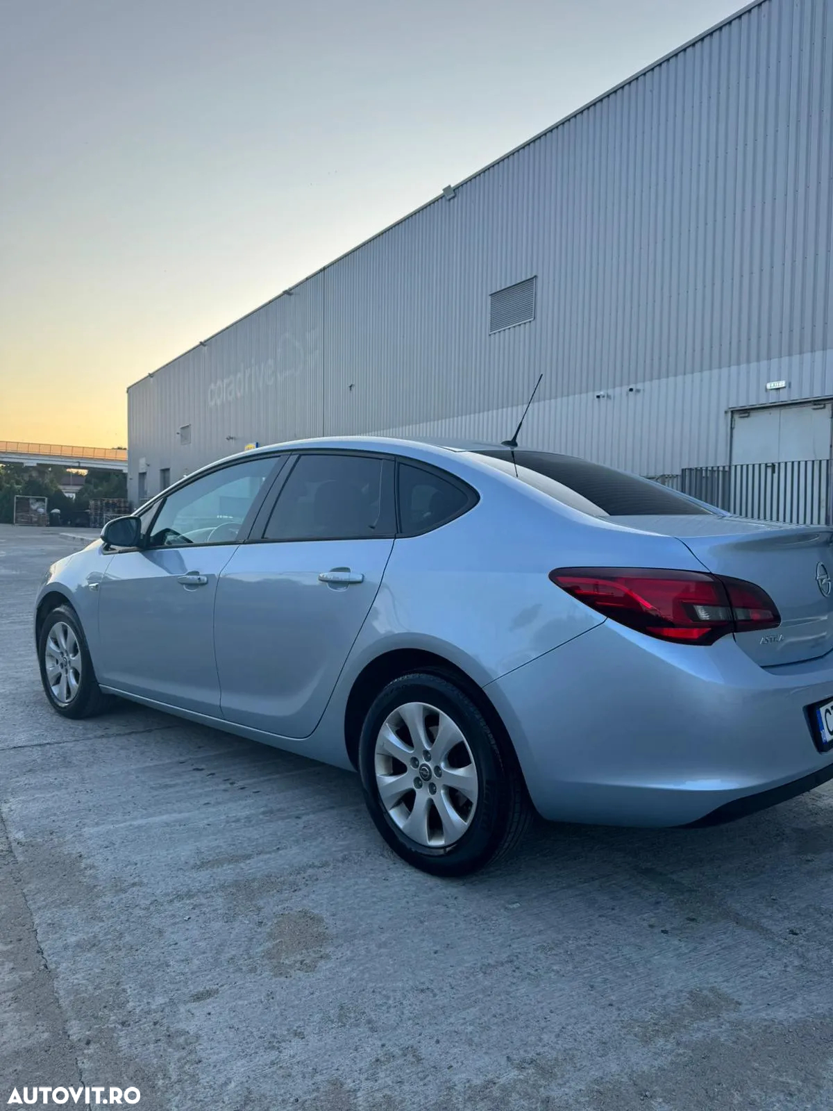 Opel Astra 1.6 TWINPORT ECOTEC Active - 3