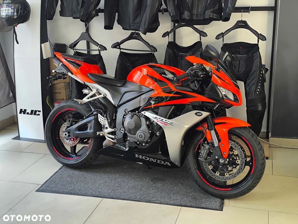 Honda CBR - 1
