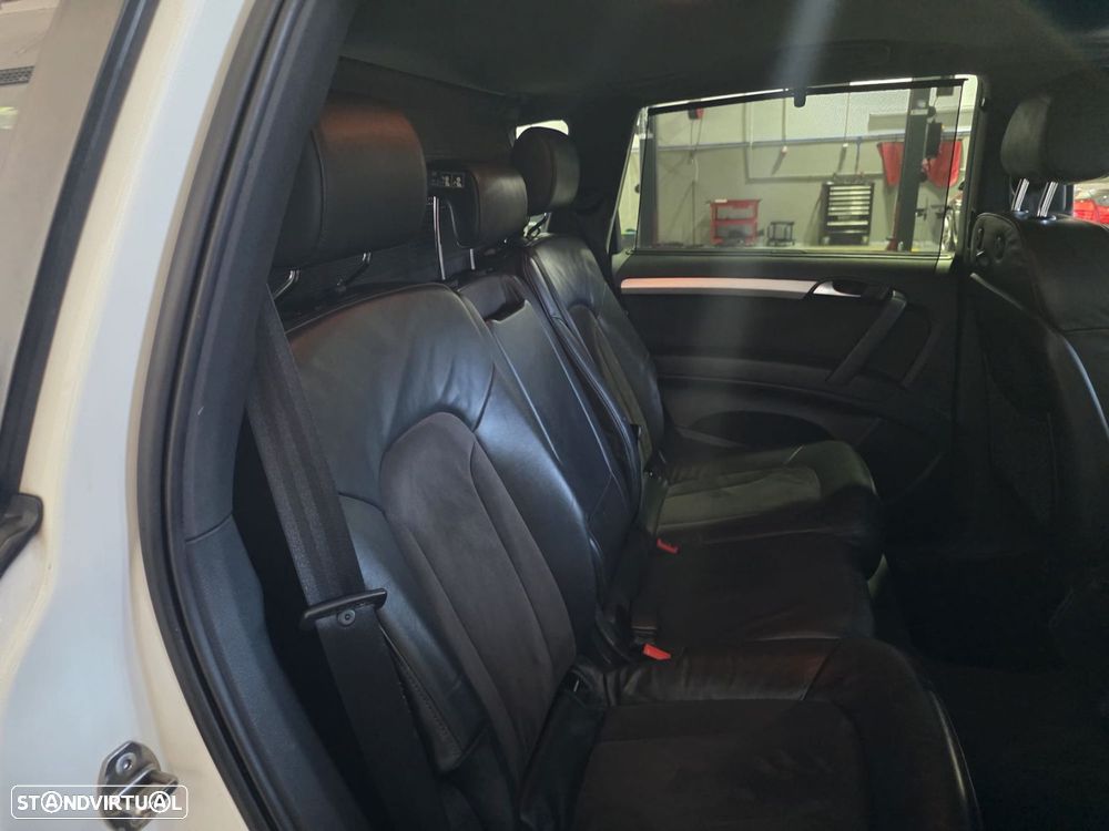 Audi Q7 3.0 V6 TDi quattro S-line Tiptronic - 23