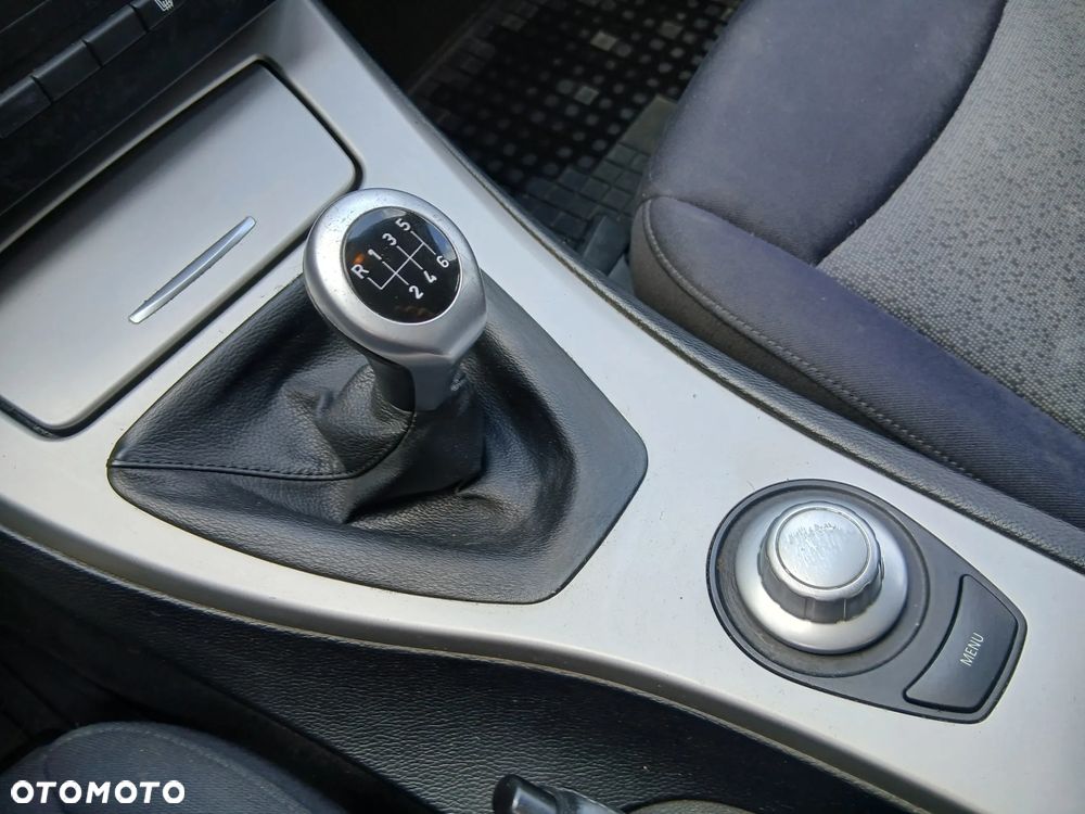 BMW Seria 3 318i - 7