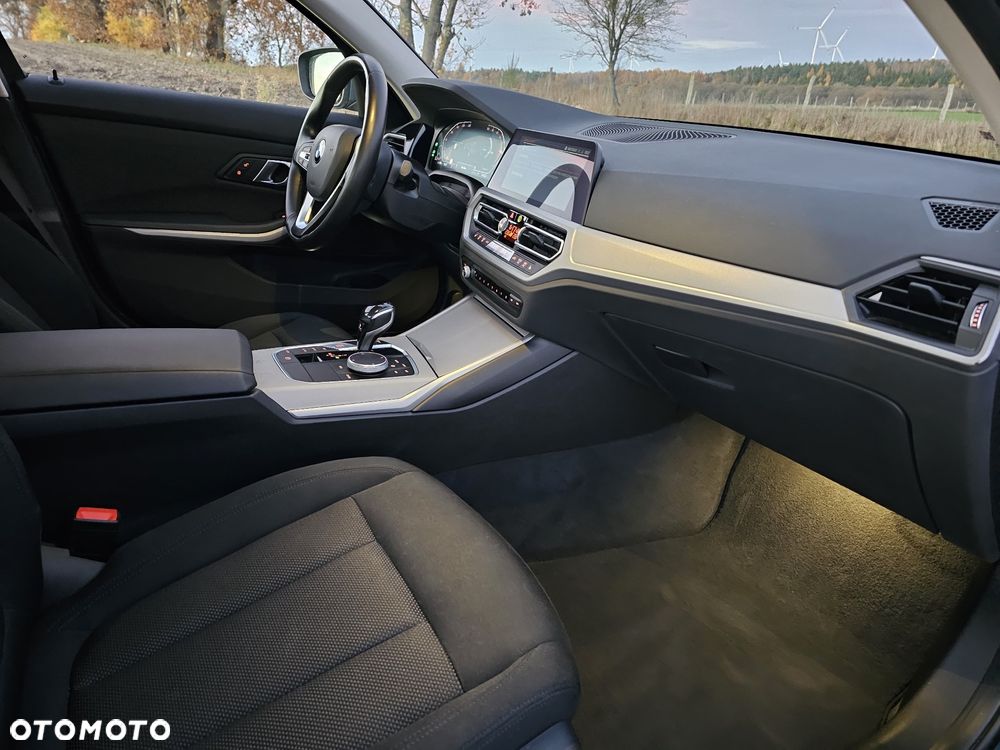 BMW Seria 3 320d Advantage - 13