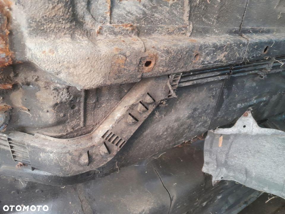 Mazda 323 323f 626 Premacy podłużnica podłoga - 6