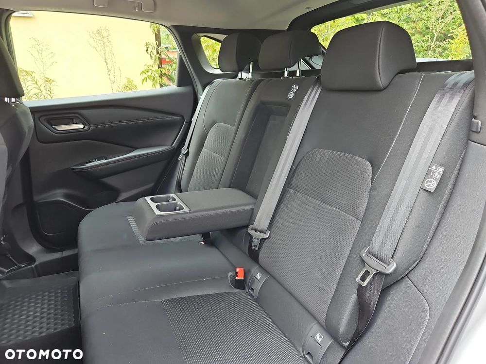 Nissan Qashqai 1.3 DIG-T mHEV Acenta Xtronic - 17