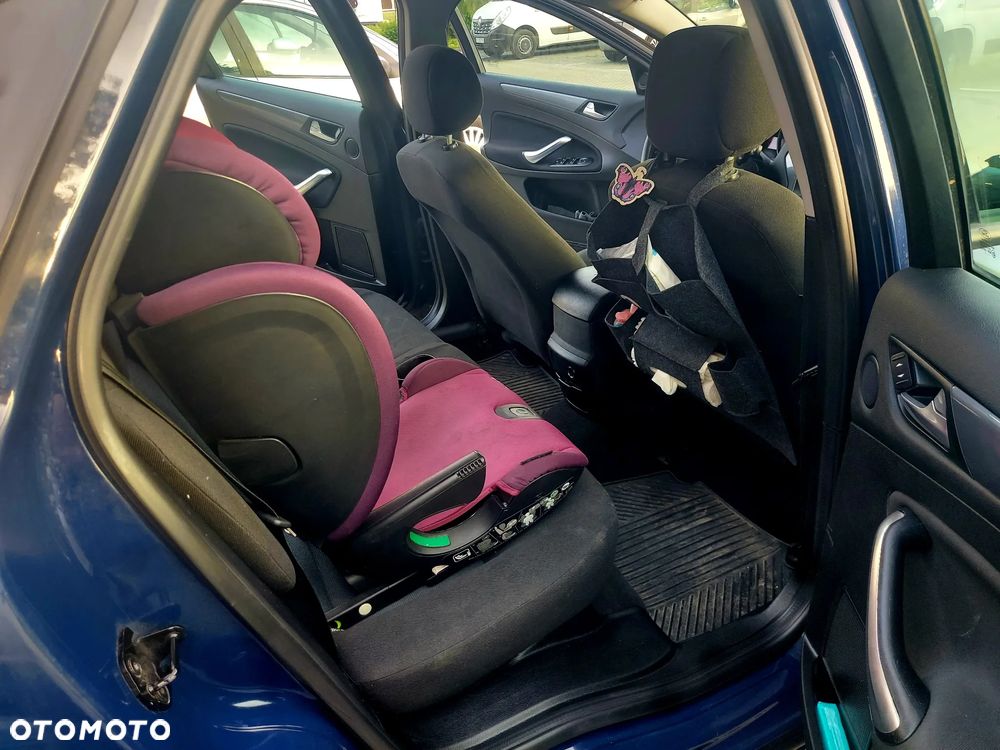 Ford Mondeo 2.0 FF Ghia - 10