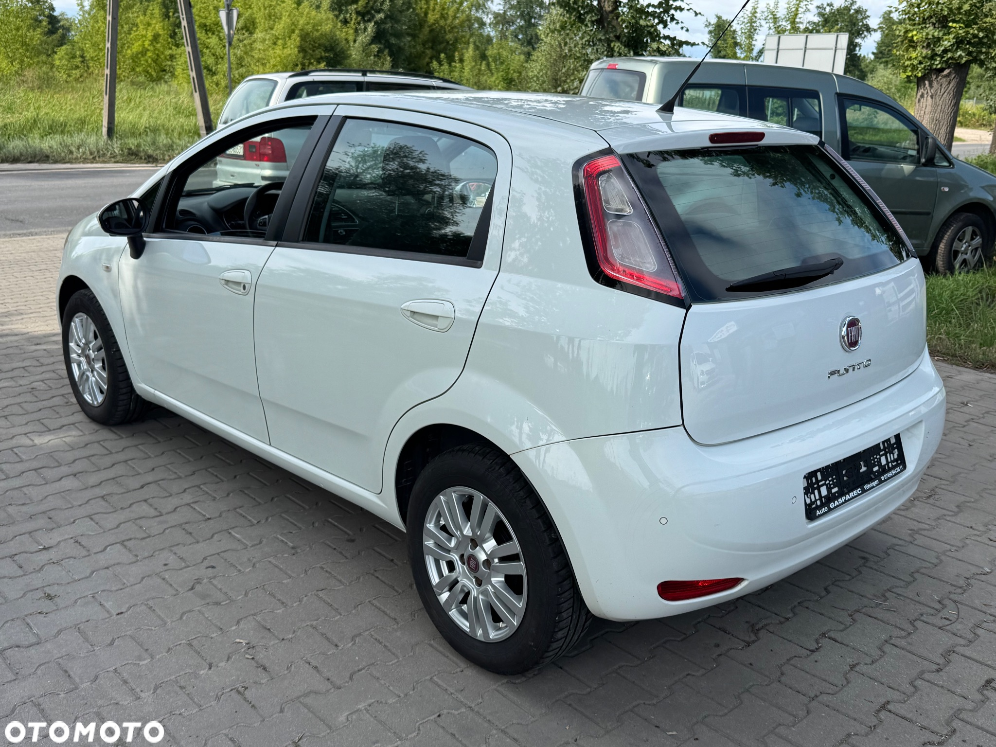 Fiat Punto 1.4 Estiva S&S - 11