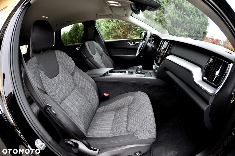 Volvo XC 60 B4 B Geartronic Momentum Pro - 21