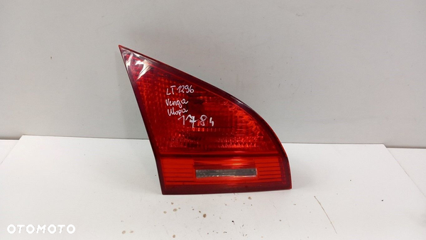KIA VENGA 2 HB LAMPA W KLAPĘ TYŁ LEWA