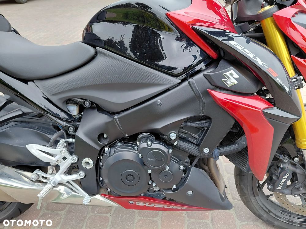 Suzuki GSX - 15
