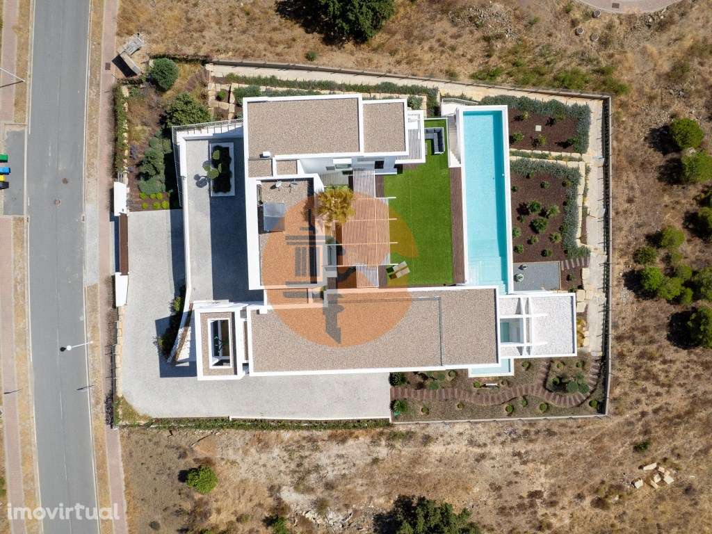 Vila deslumbrante, com 5 quartos em suíte, ampla piscina e vistas i... - Grande imagem: 2/60