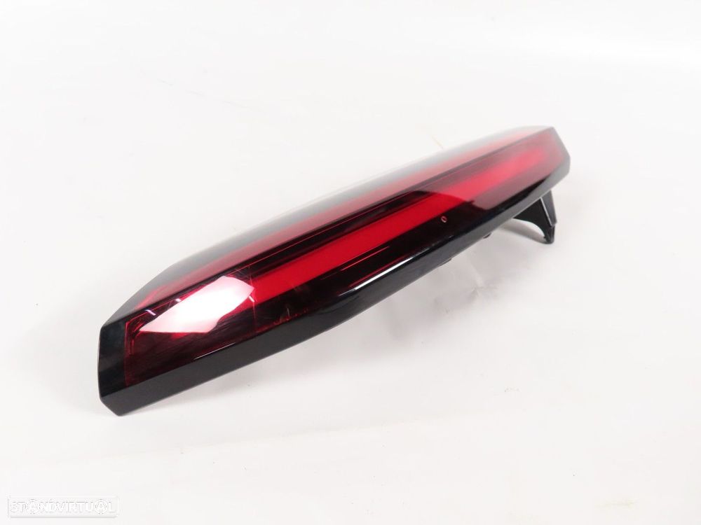 Farolim da mala Esquerdo Seminovo/ Original CITROEN C4 III (BA,BB/BC) 9831120680 - 2