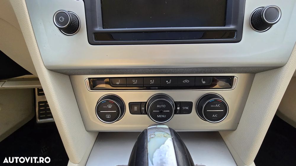 Volkswagen Passat 2.0 TDI DSG Highline - 14