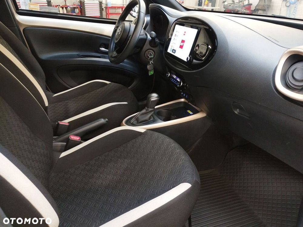 Toyota Aygo X 1.0 VVT-i Style CVT - 21