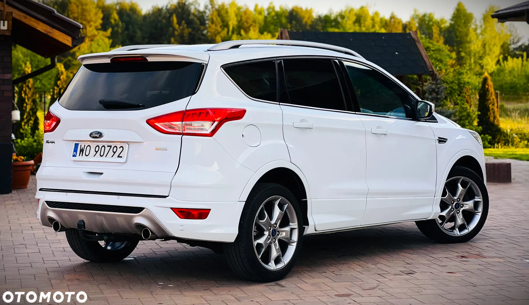 Ford Kuga 1.5 EcoBoost 2x4 ST-Line - 4