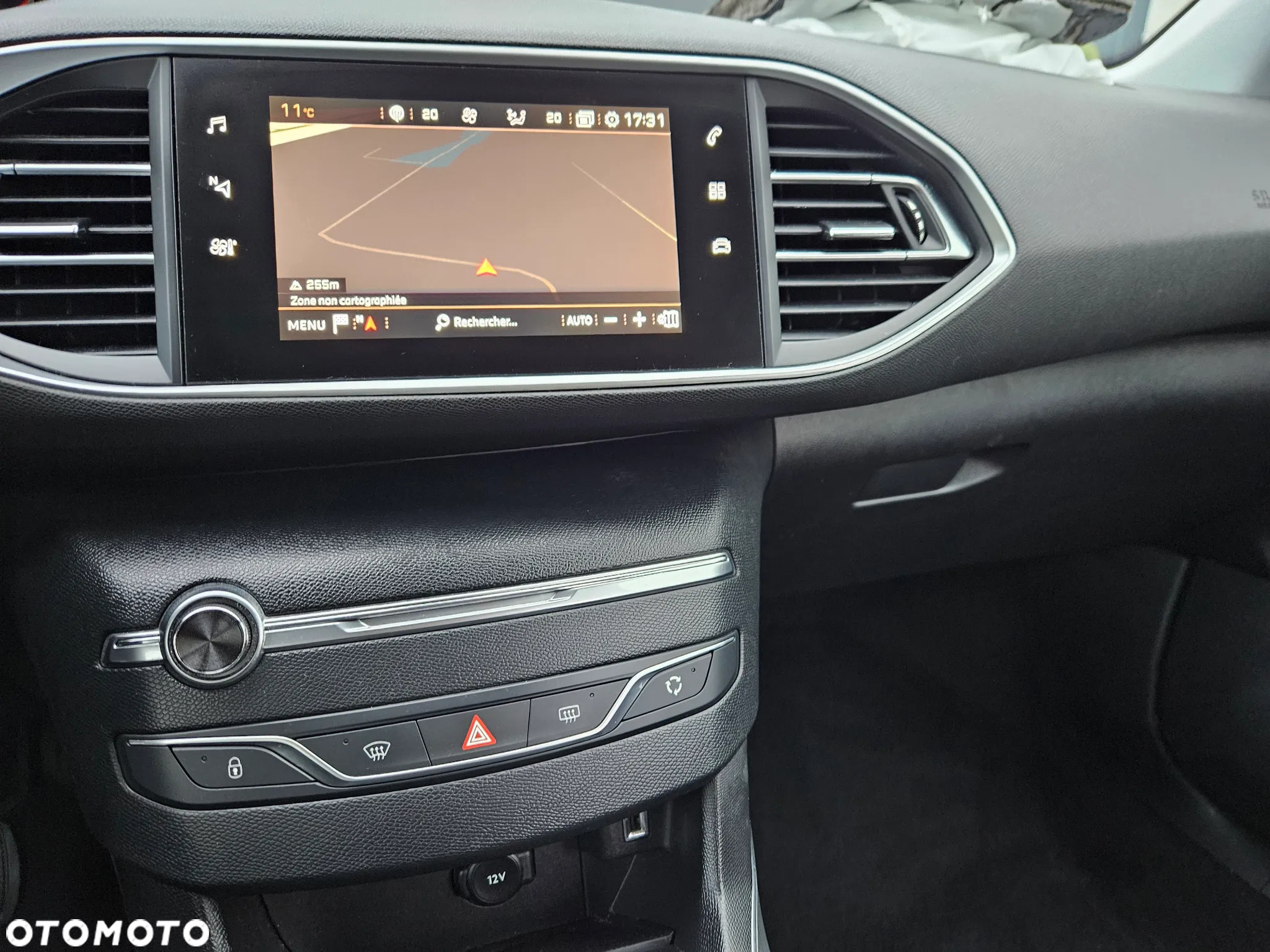 Peugeot 308 1.2 PureTech Allure S&S - 17