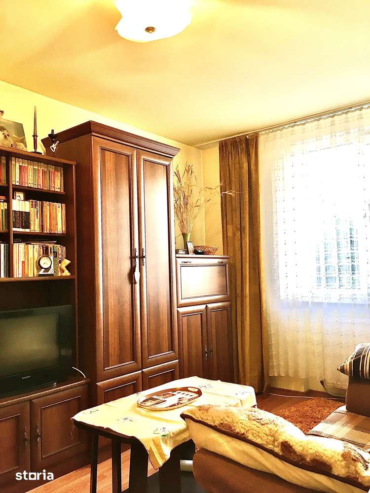 Vând apartament 2 camere, zonă centrală, Deva — fotografia 1