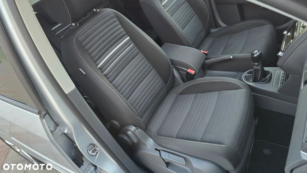 Volkswagen Touran 2.0 TDI DPF Cup - 23