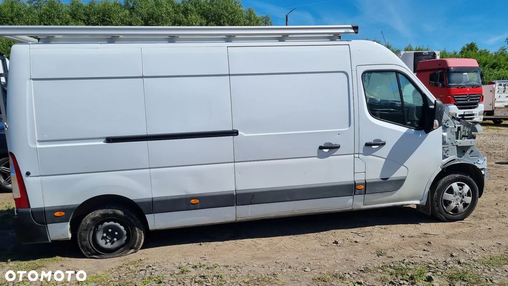Nissan INTERSTAR - 2