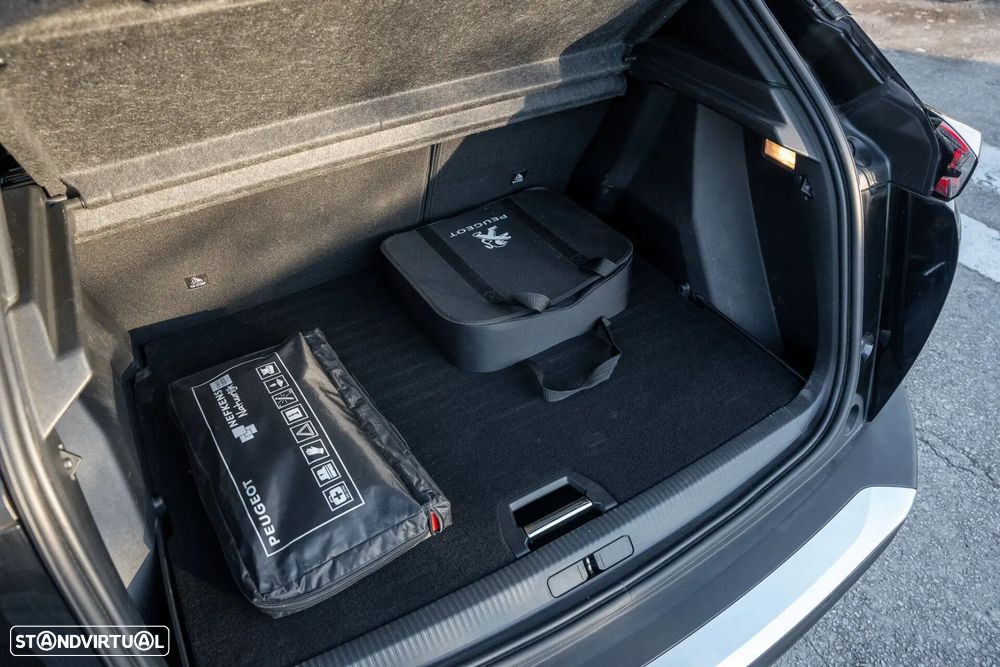 Peugeot e-2008 50 kWh GT - 22