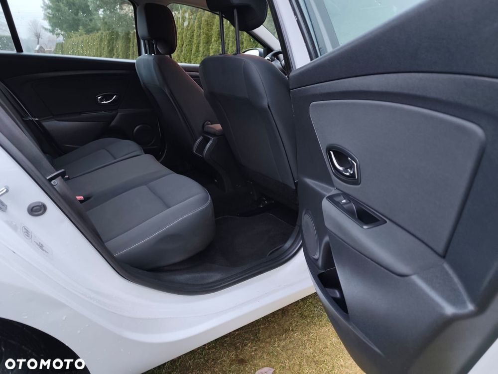 Renault Megane ENERGY TCe 115 Start & Stop Bose Edition - 17