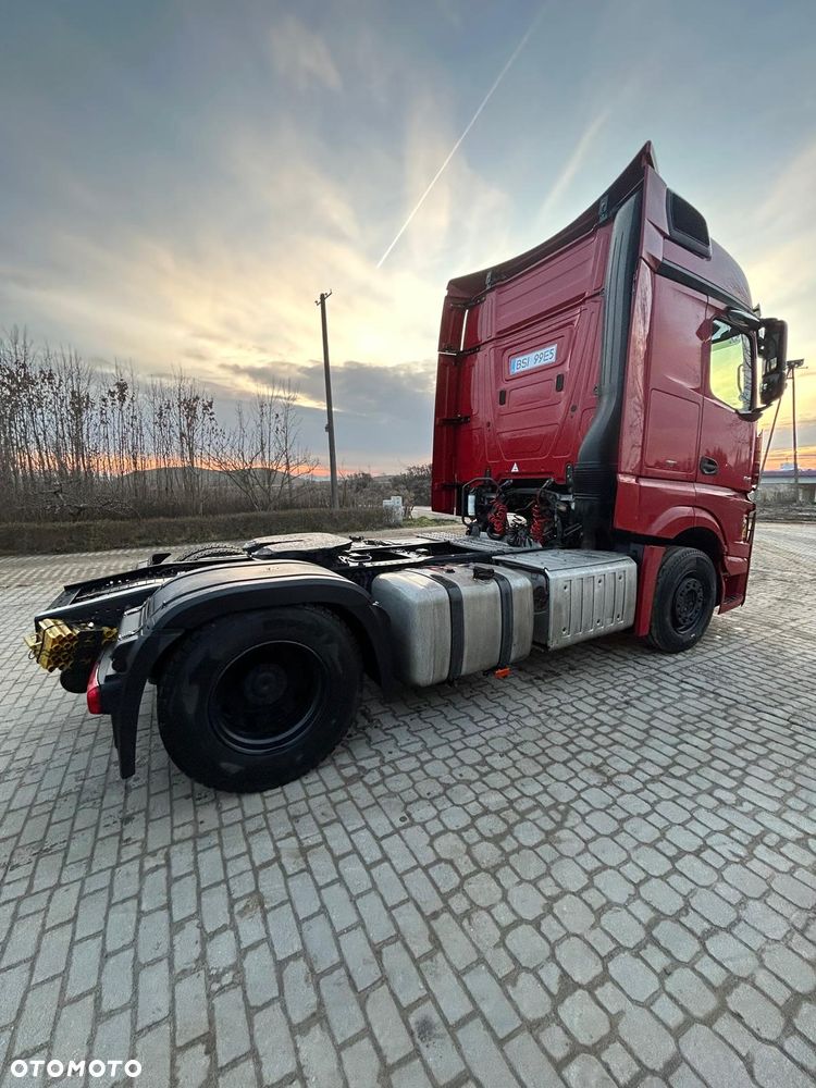 Mercedes-Benz Actros - 5