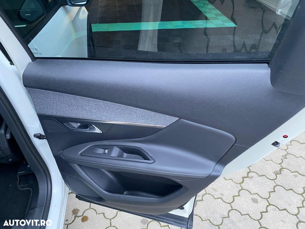 Peugeot 3008 PureTech 130 Stop & Start Access - 24