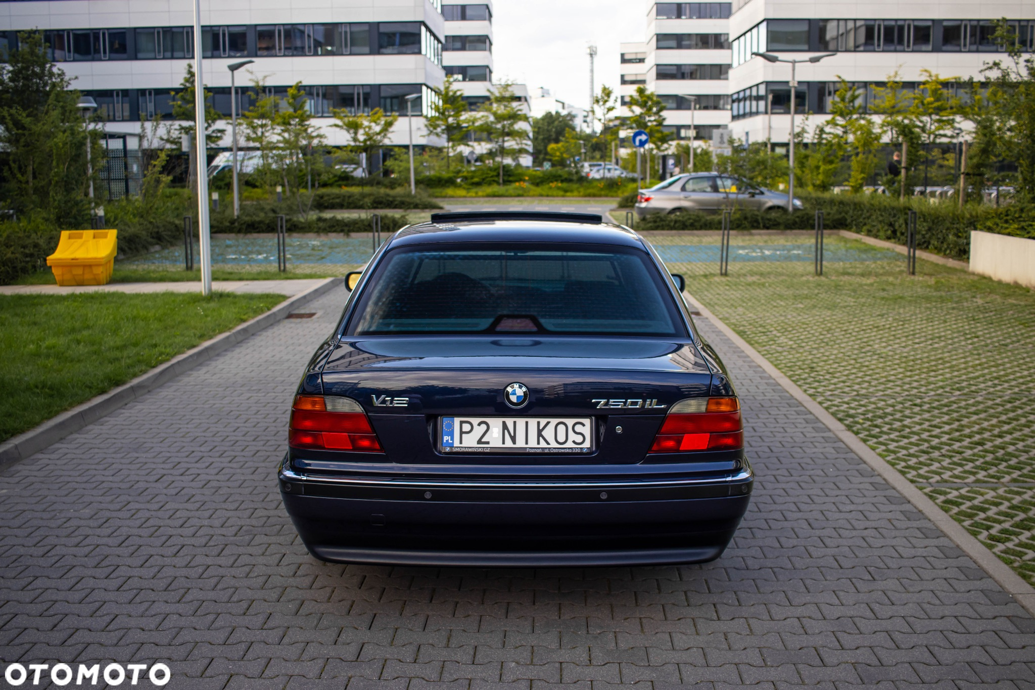 BMW Seria 7 750iL - 11