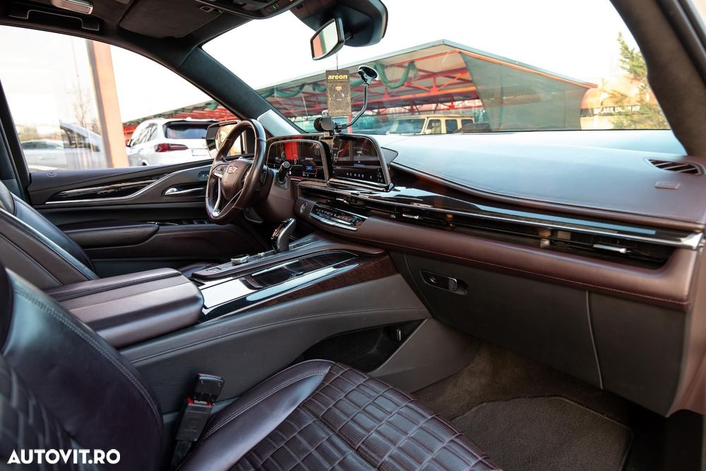 Cadillac Escalade - 25