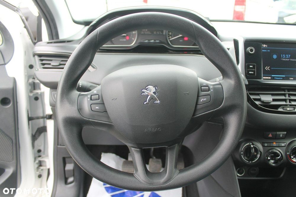 Peugeot 208 - 14