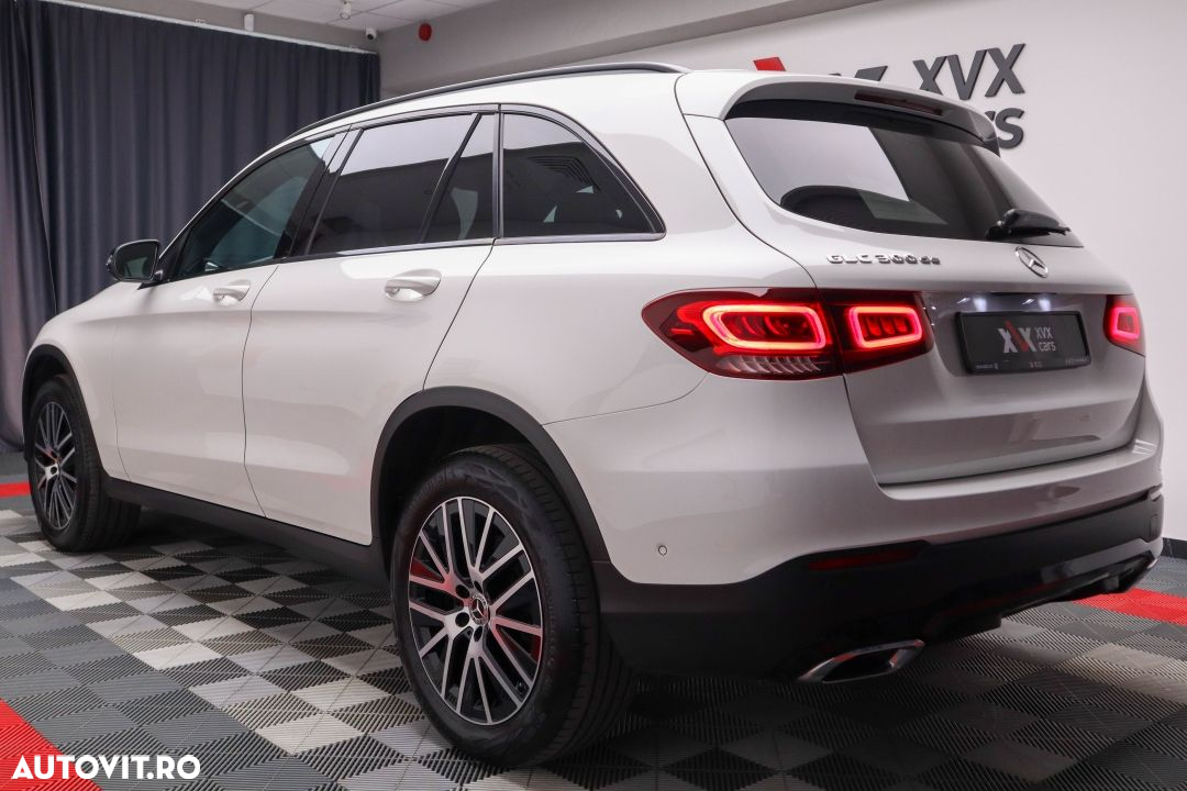 Mercedes-Benz GLC 300 de 4Matic 9G-TRONIC - 4