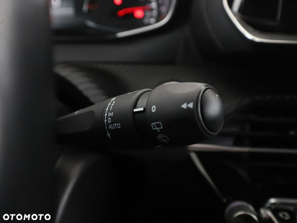 Peugeot 2008 1.5 BlueHDi Allure S&S - 36