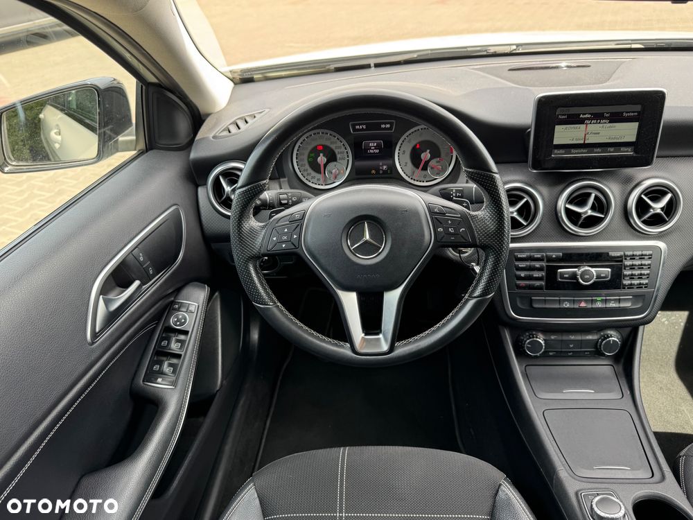 Mercedes-Benz Klasa A 200 7G-DCT Activity Edition - 32