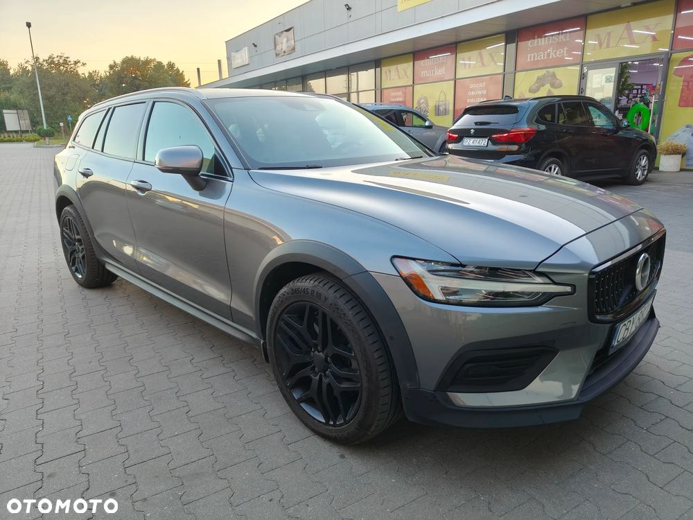 Volvo V60 Cross Country T5 AWD Geartronic - 1