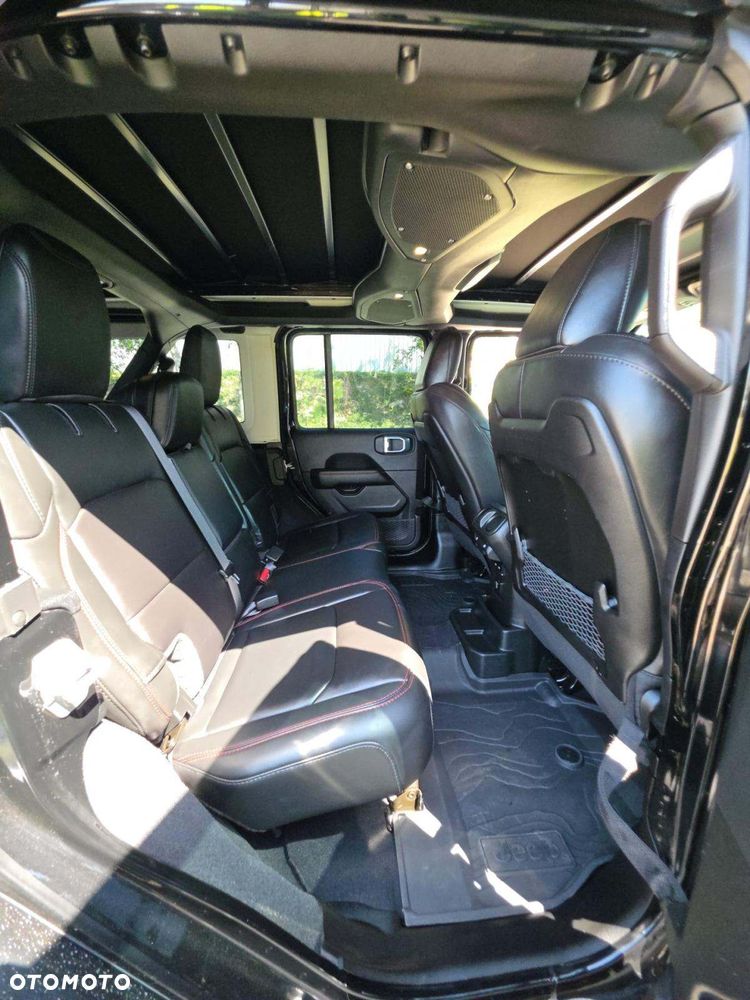 Jeep Wrangler - 12