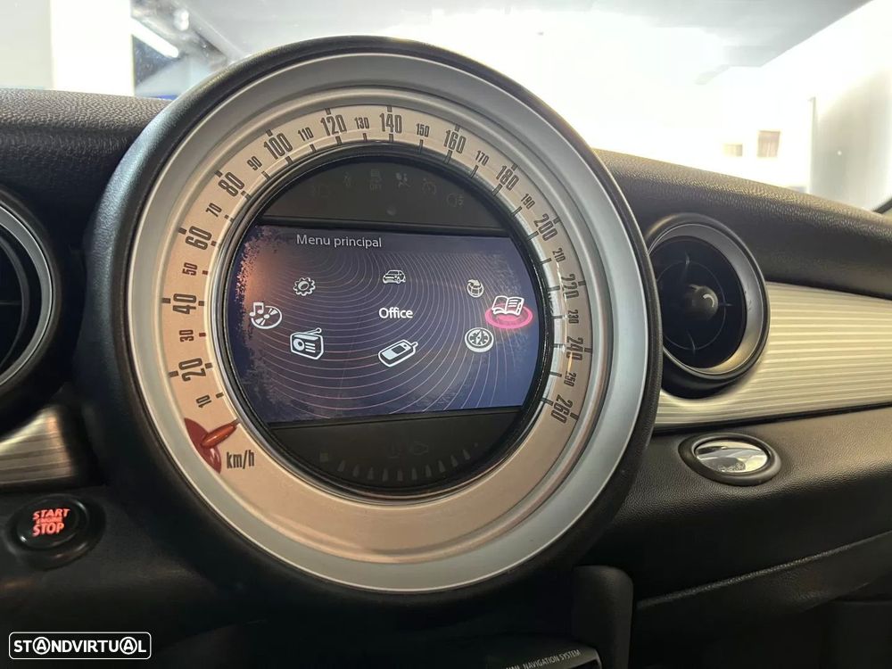 MINI 3 Portas Cooper D - 31