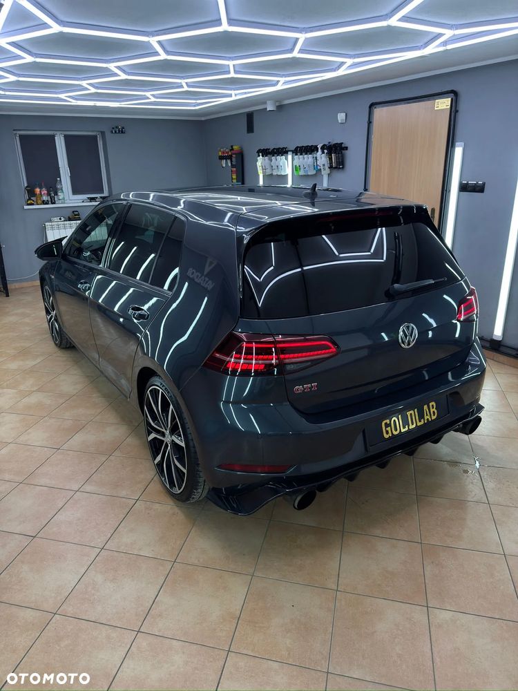 Volkswagen Golf GTI (BlueMotion Technology) DSG Performance - 5