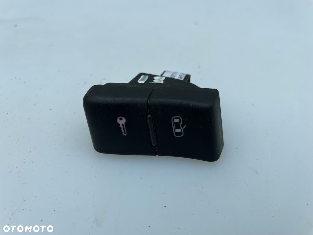 PRZEŁĄCZNIK CENTRALNEGO ZAMKA AUDI A3 8P 8P1962107B
