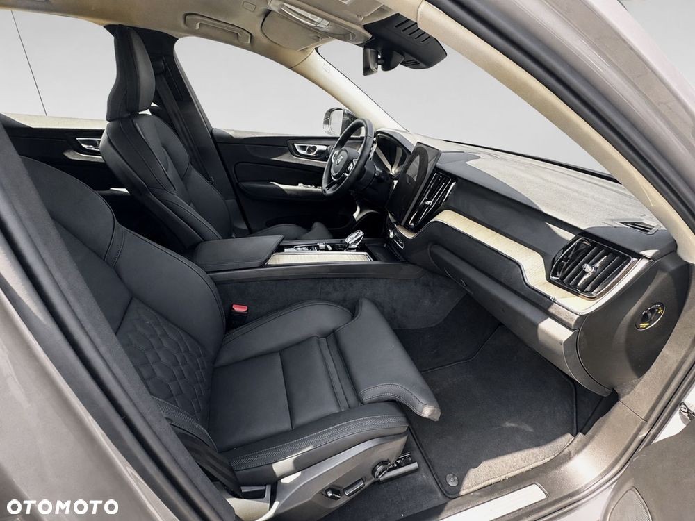 Volvo XC 60 - 25